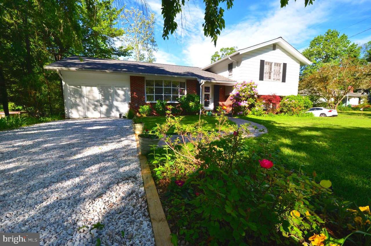 1520 Circle Drive - Photo 1