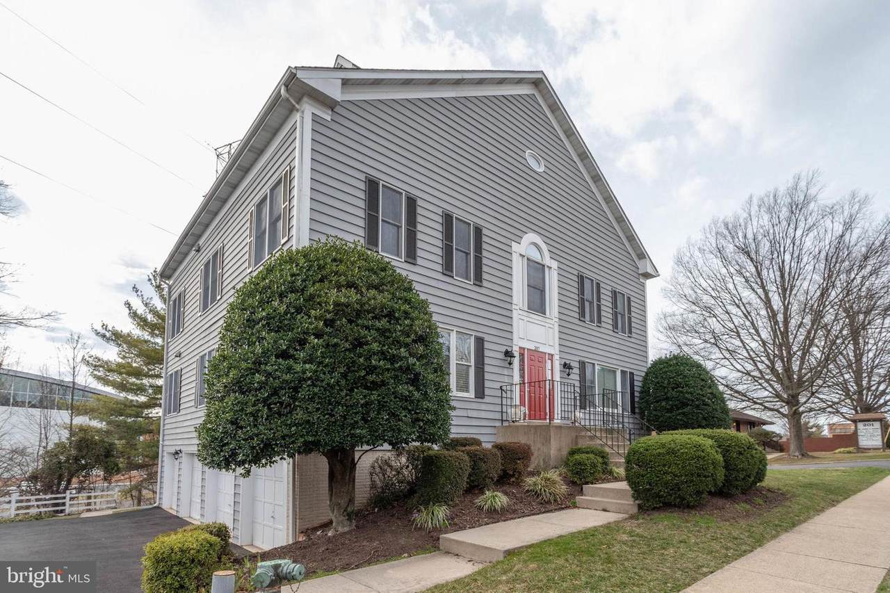 207 Park Street - Photo 1