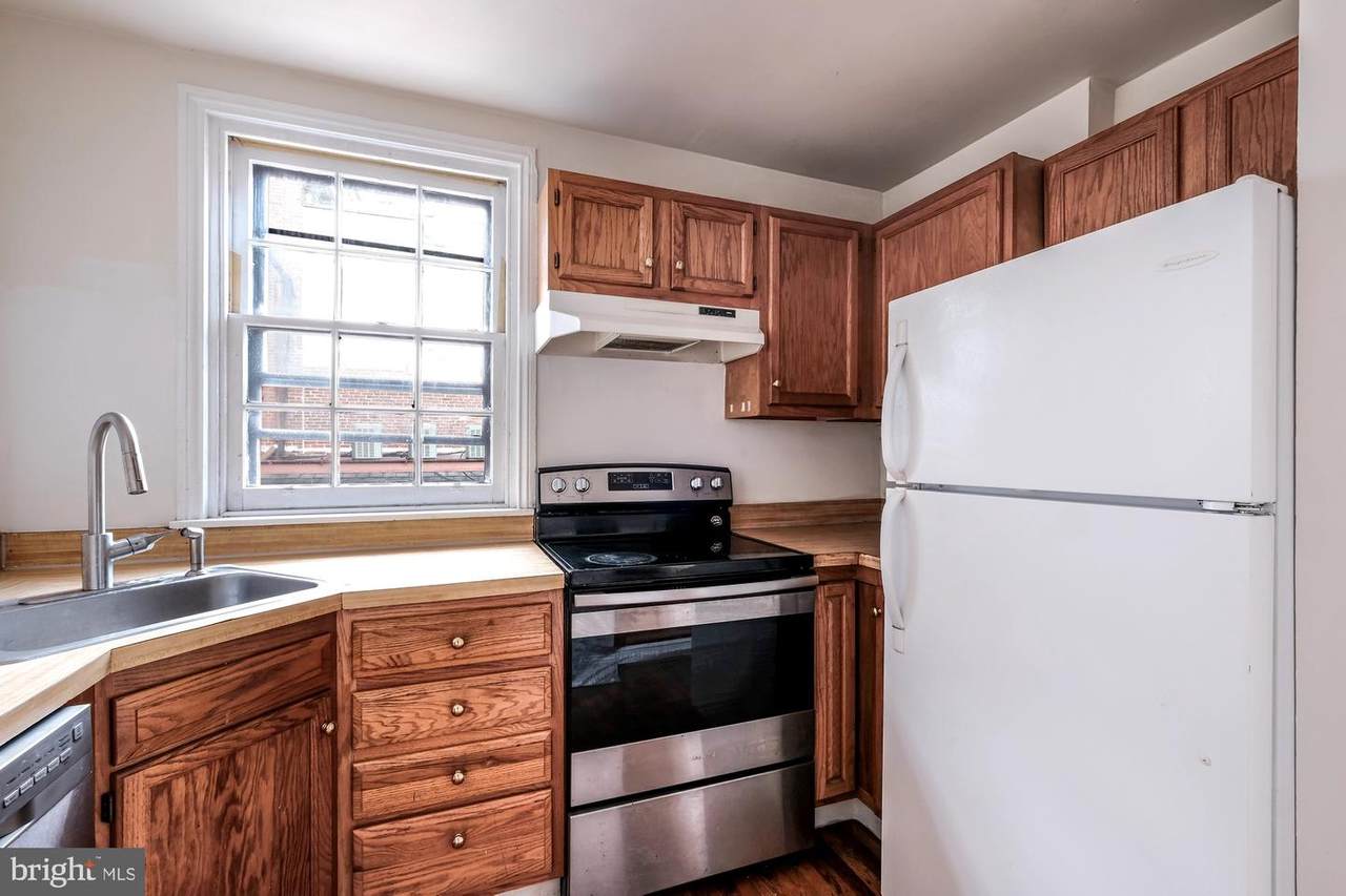 704-6 Washington Square - Photo 1