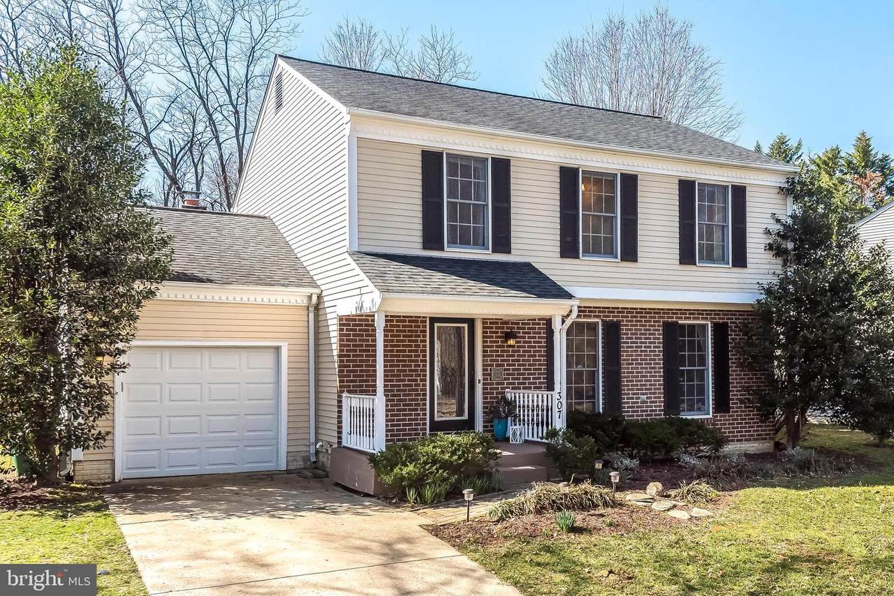 307 Riding Ridge Road - Photo 1