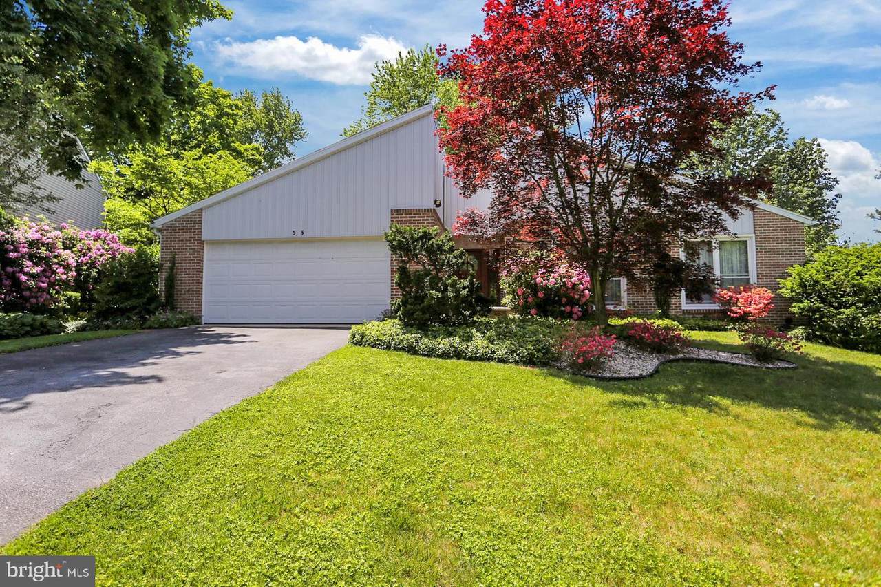 53 Nassau Circle - Photo 1