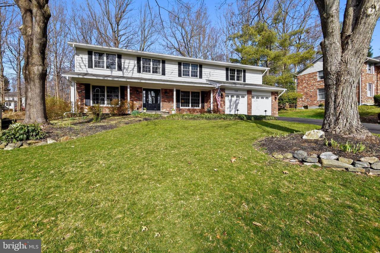 739 Ridge Drive - Photo 1