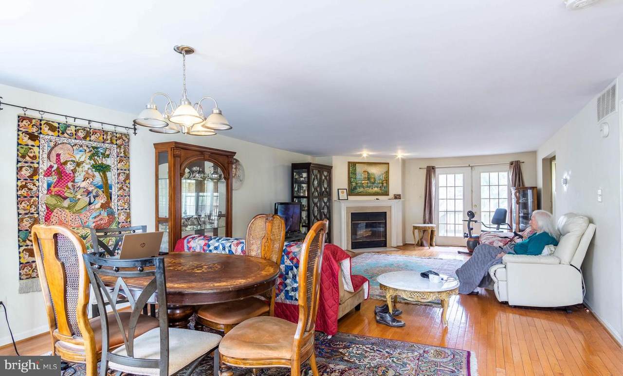 1502 Deer Point Way - Photo 1