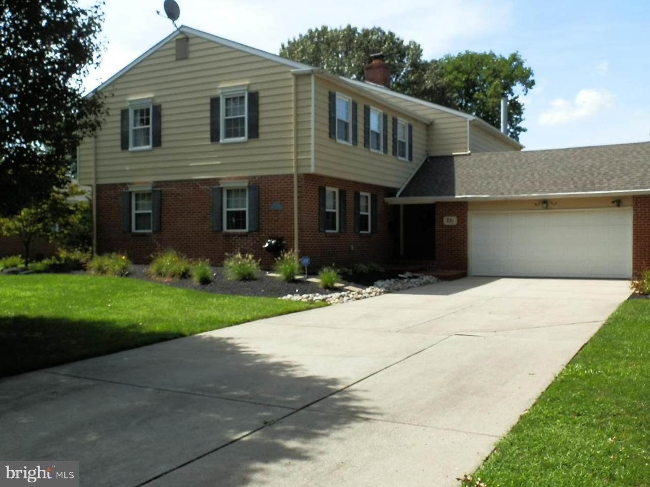231 River Drive - Photo 1