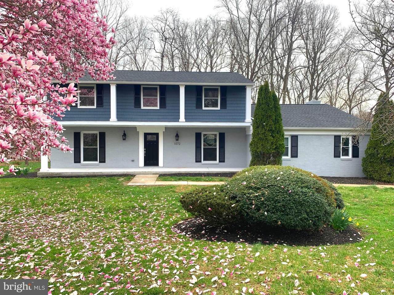 1072 Carriage Hill Parkway - Photo 1