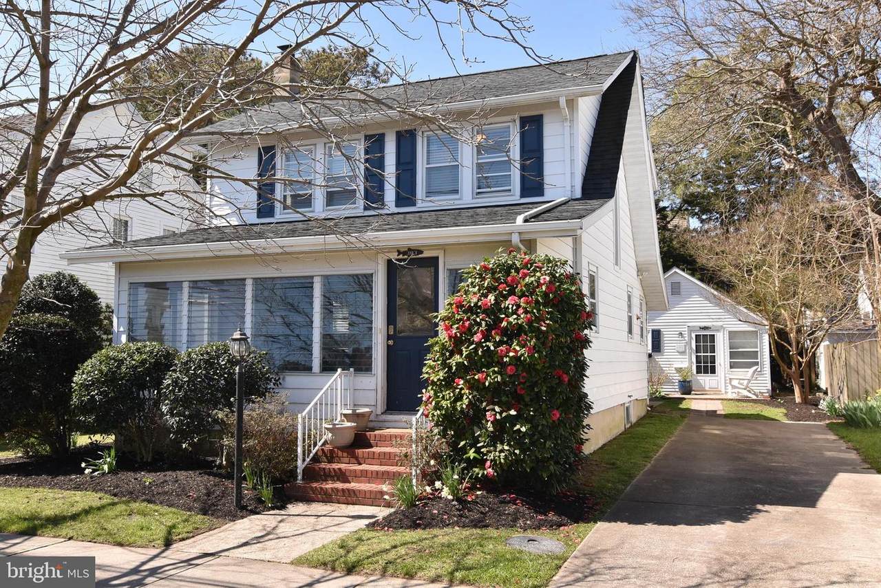 303 Bayard Avenue - Photo 1
