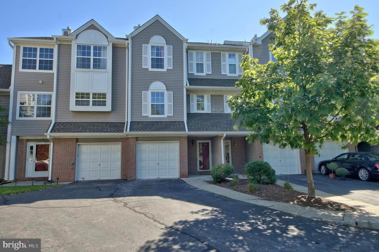 99 Wenlock Court - Photo 1