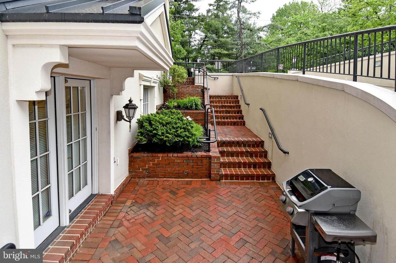 7222 47TH Street - Photo 1