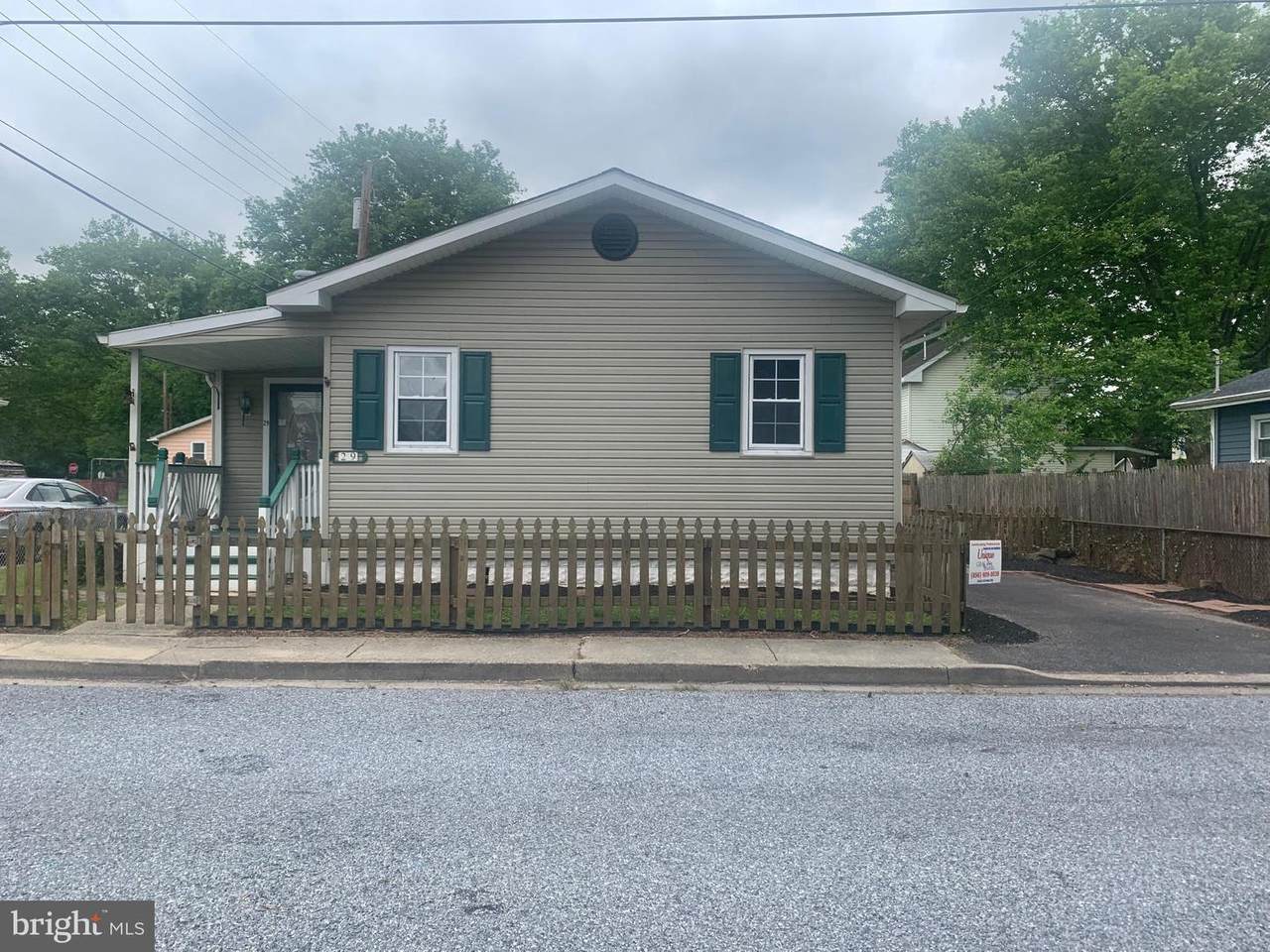 29 Van Buren Street - Photo 1
