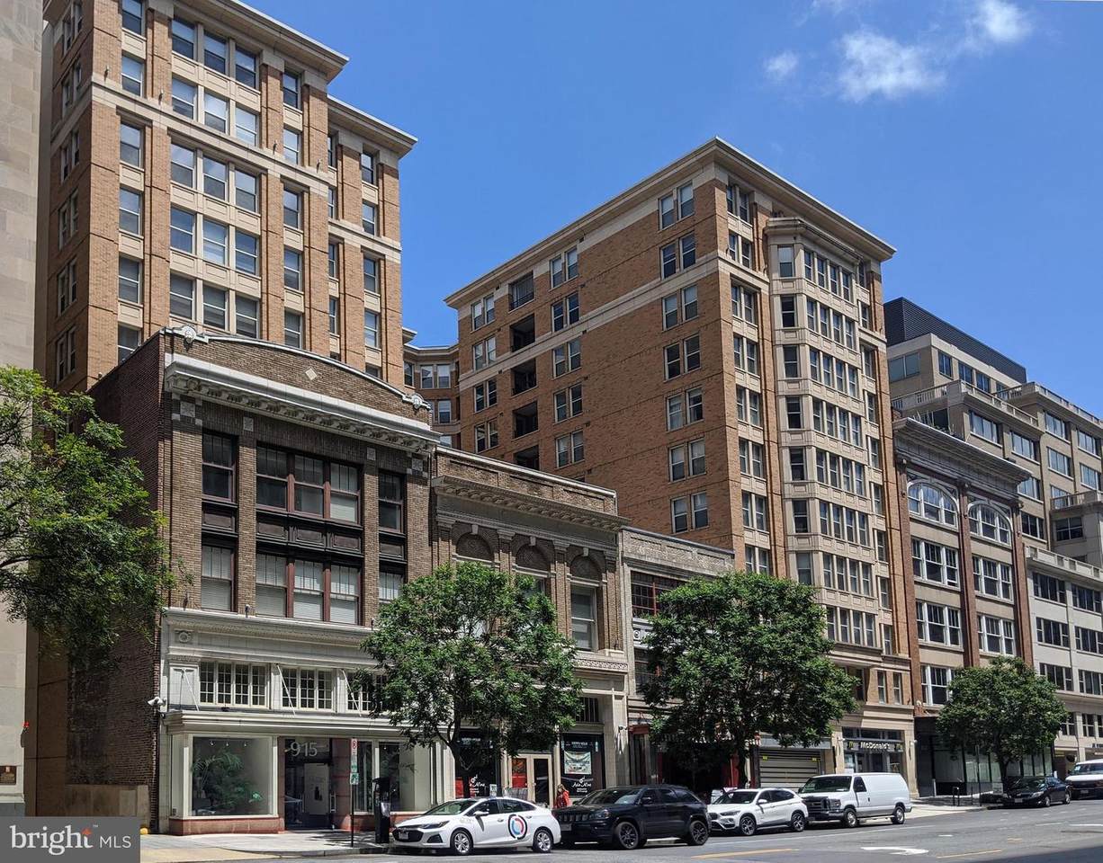 915 E Street - Photo 1