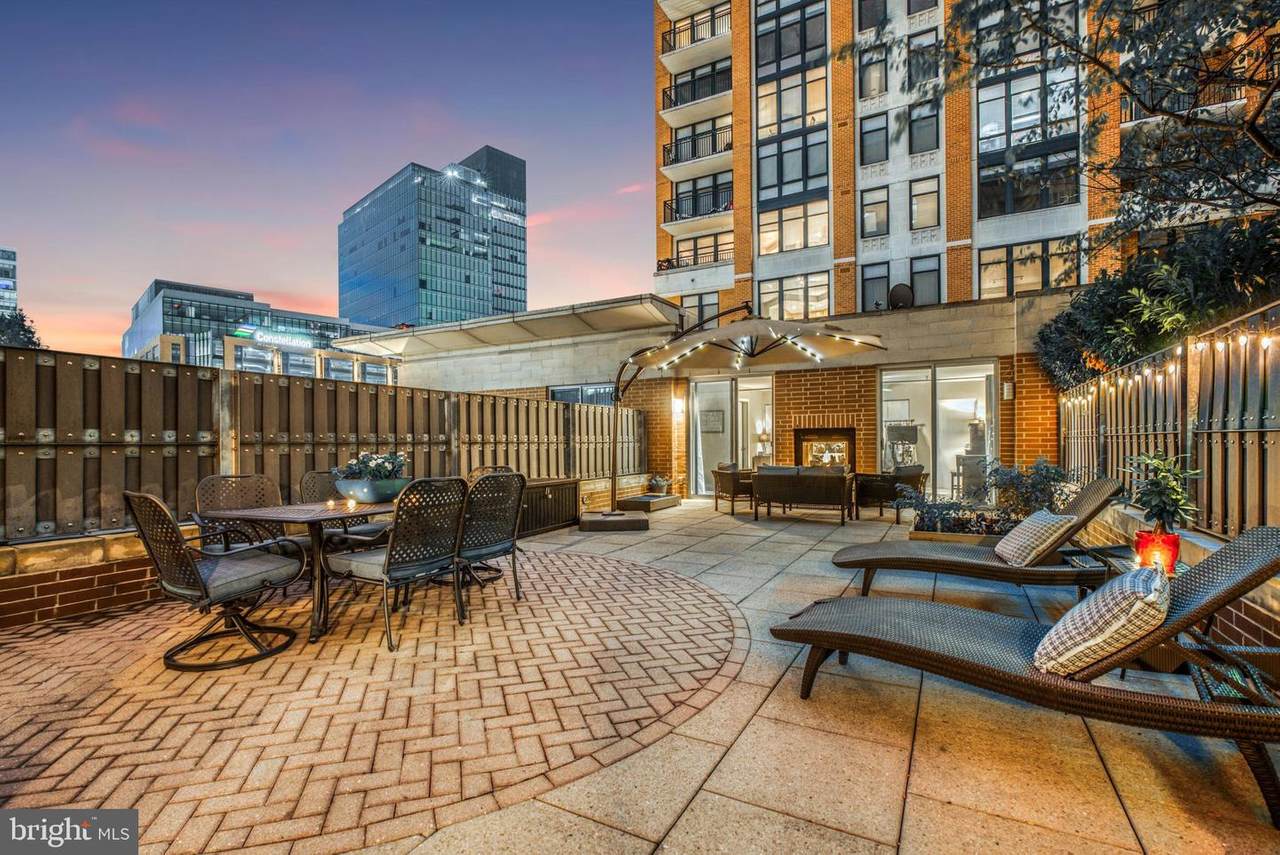 1400 Lancaster Street - Photo 1
