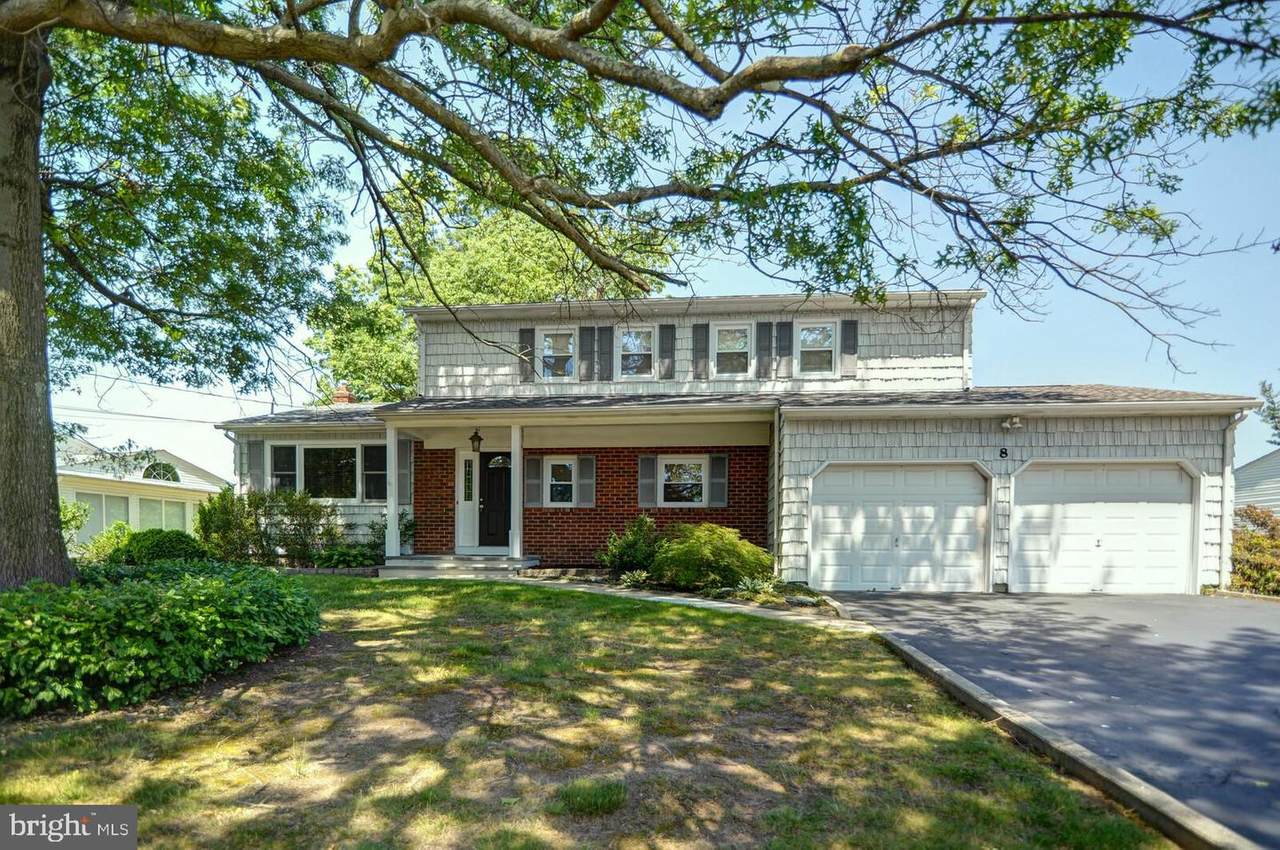 8 Martin Lane - Photo 1