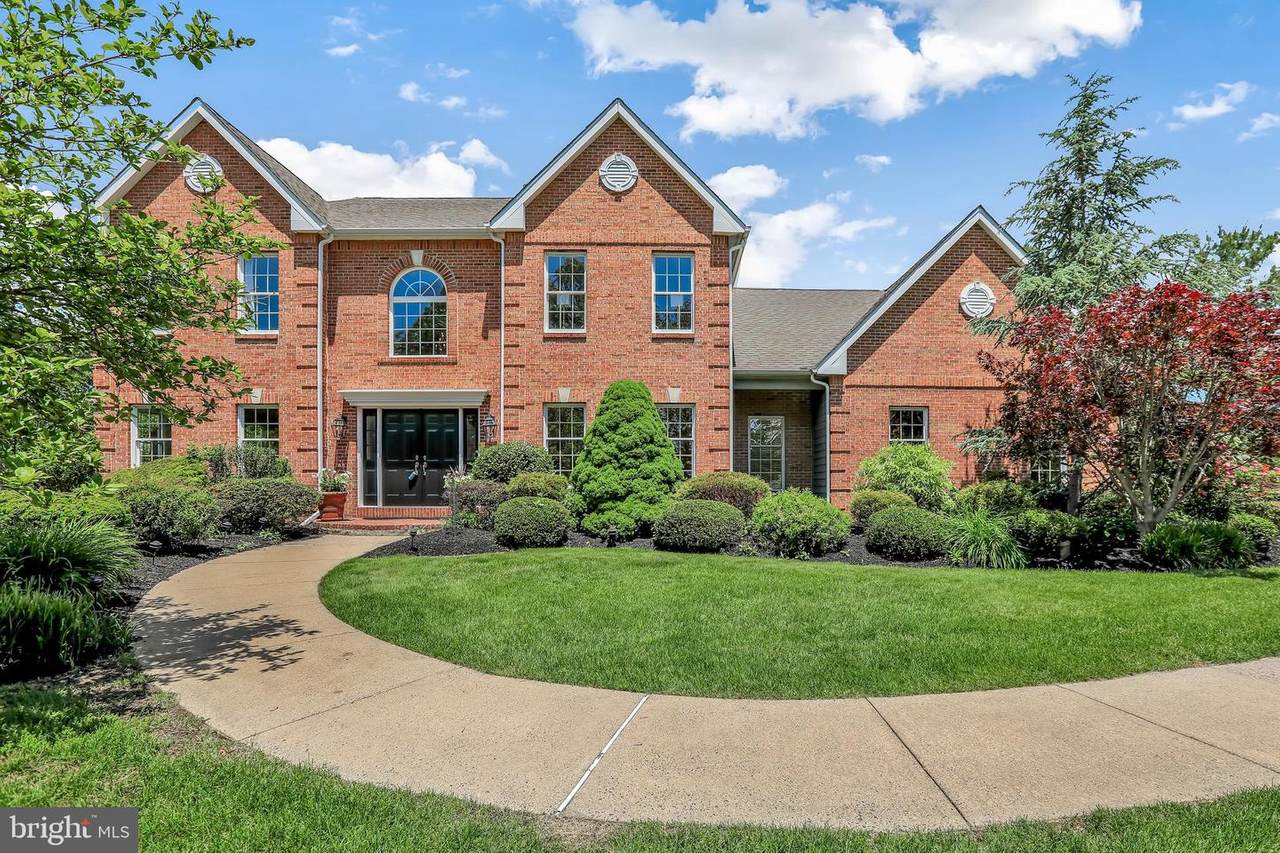 3890 Lancaster Drive - Photo 1