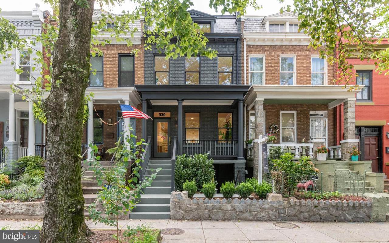 320 13TH Street - Photo 1