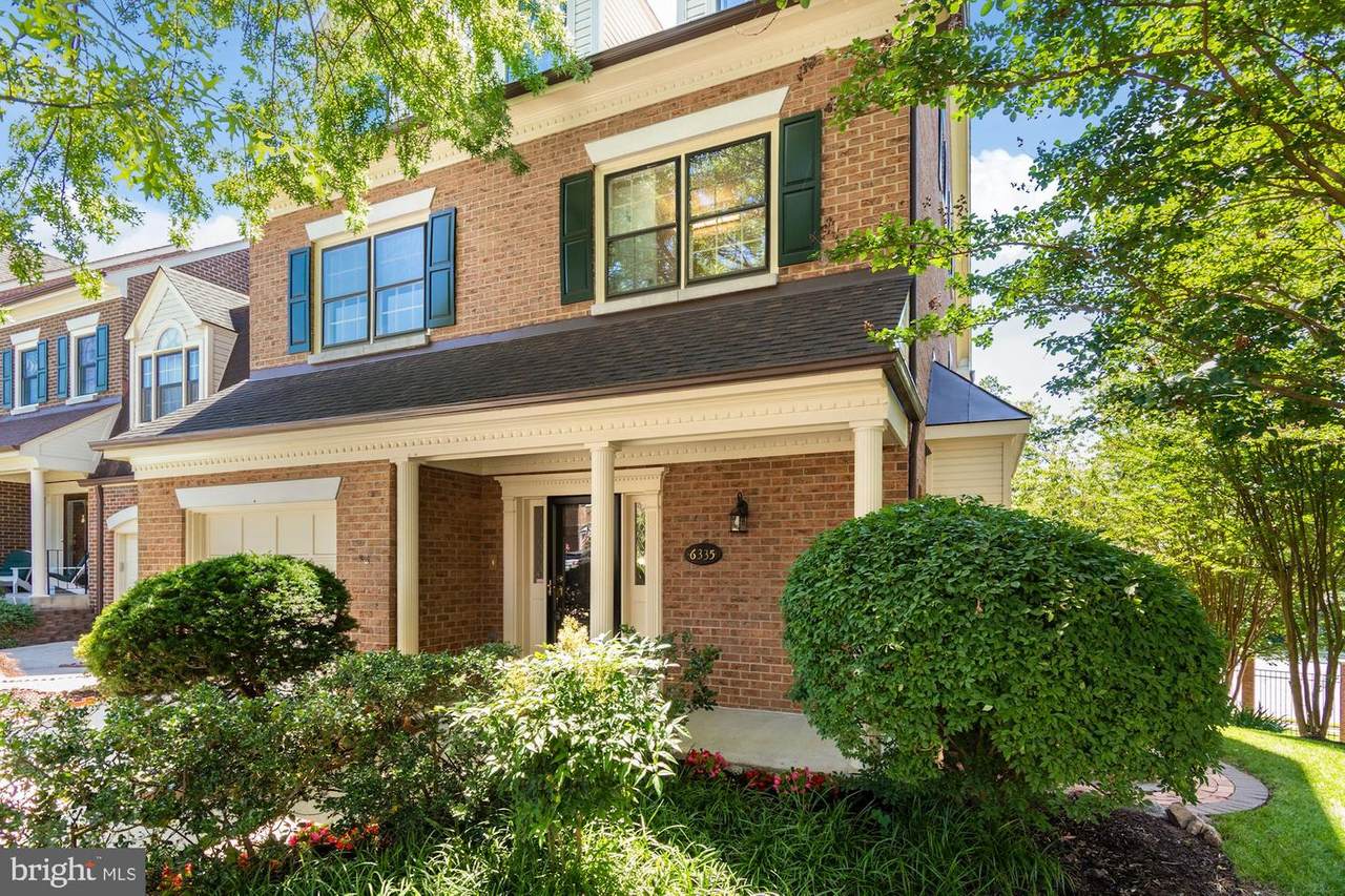 6335 Chaucer View Circle - Photo 1