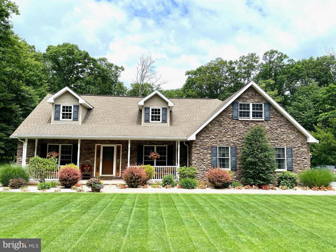 210 Cove Mt Drive - Photo 1