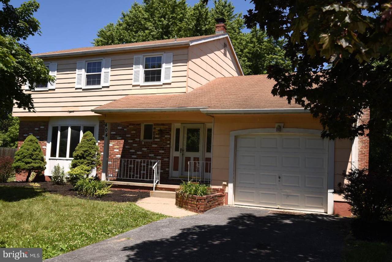 404 Jamestown Road - Photo 1