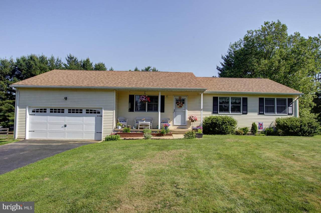 104 Silchester Drive - Photo 1
