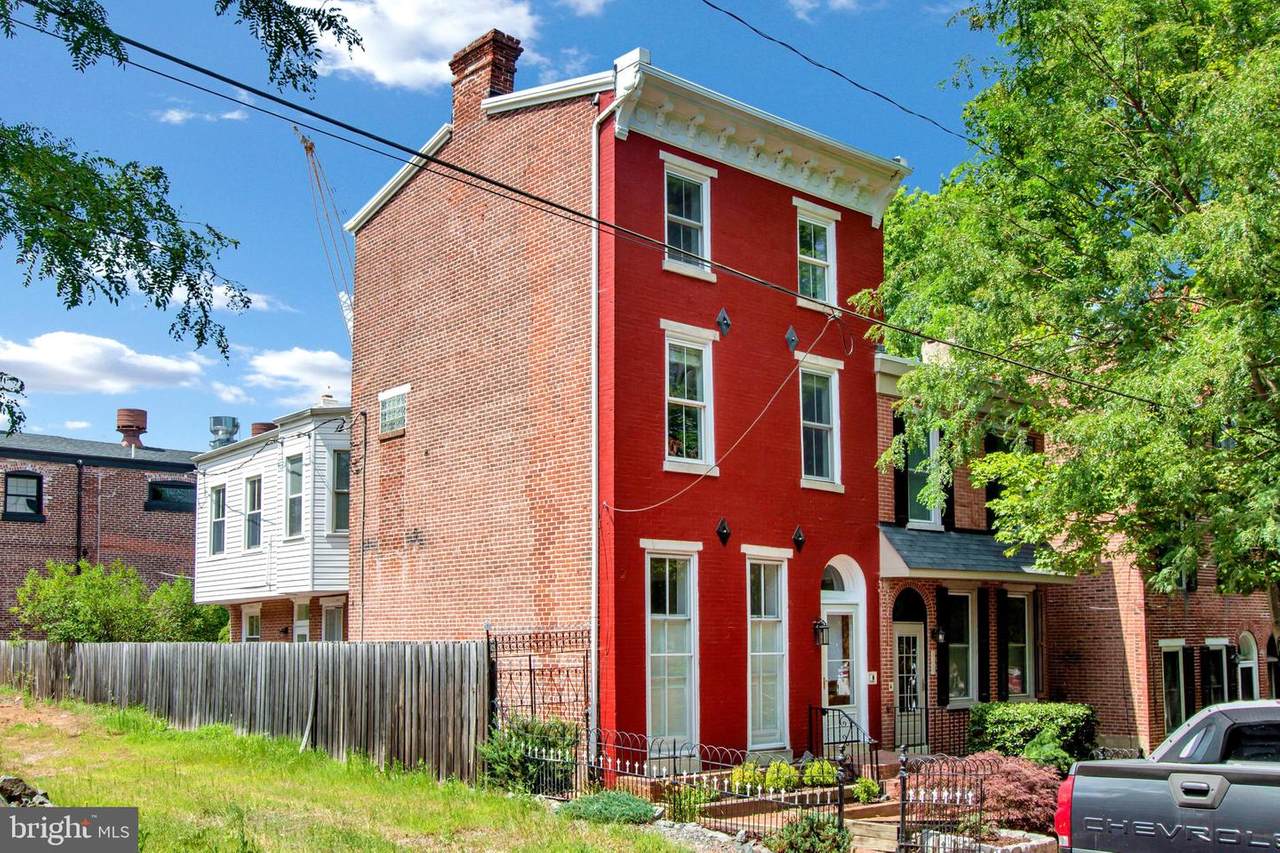 1213 West Street - Photo 1