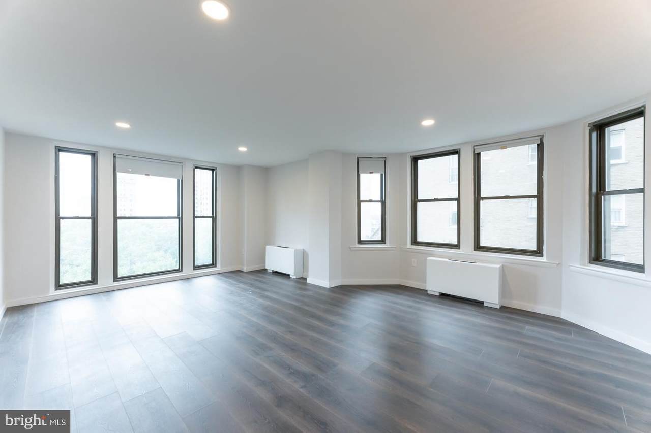 135 19TH Street - Photo 1