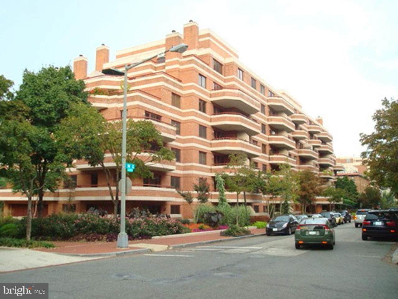 2301 N Street - Photo 1