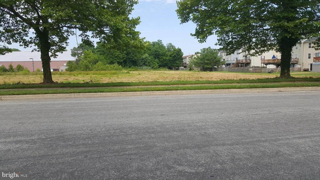 1091 West Shore Drive - Photo 1