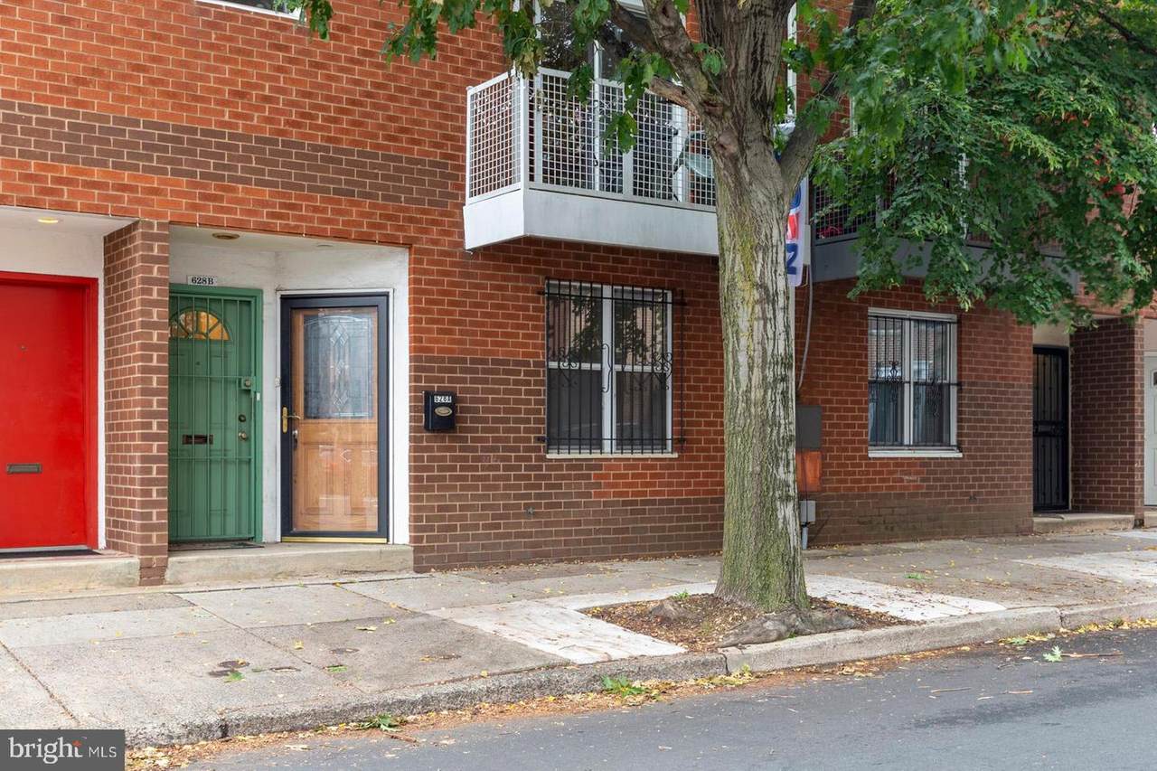 628 11TH Street - Photo 1