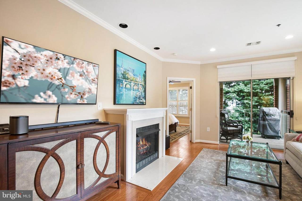 1855 Stratford Park Place - Photo 1