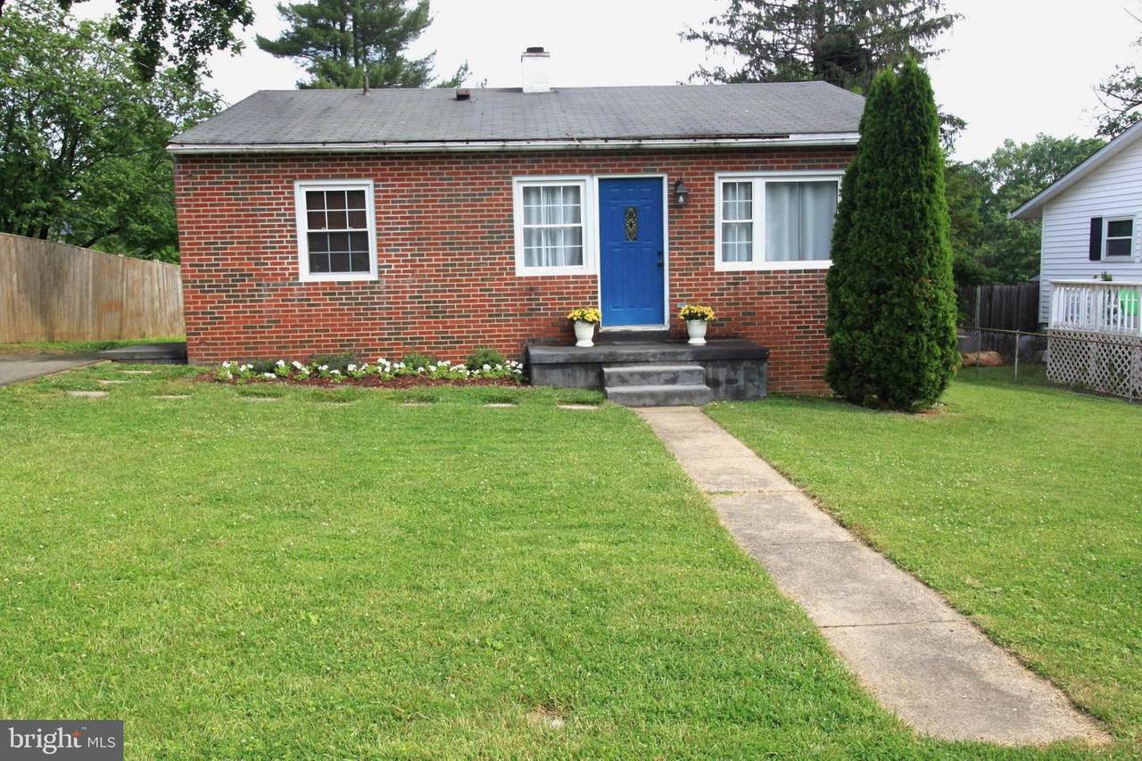 221 F Street - Photo 1