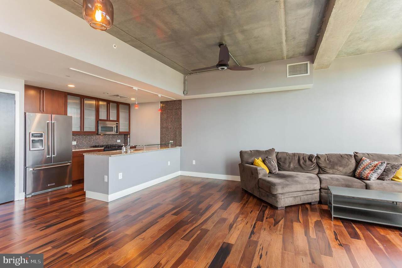 317-319 Vine Street - Photo 1