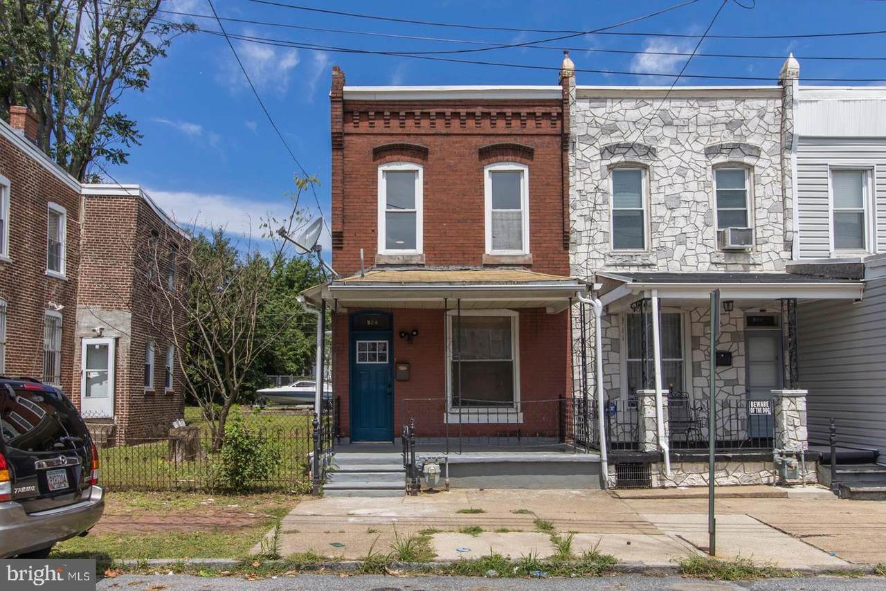 924 7TH Street - Photo 1
