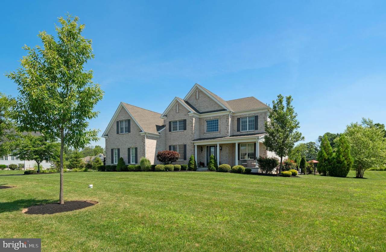 280 Jane Chapman Dr E - Photo 1
