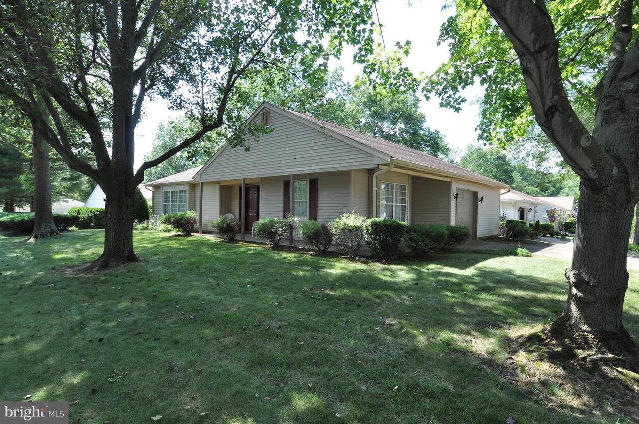 41 Hilltop Ln W - Photo 1