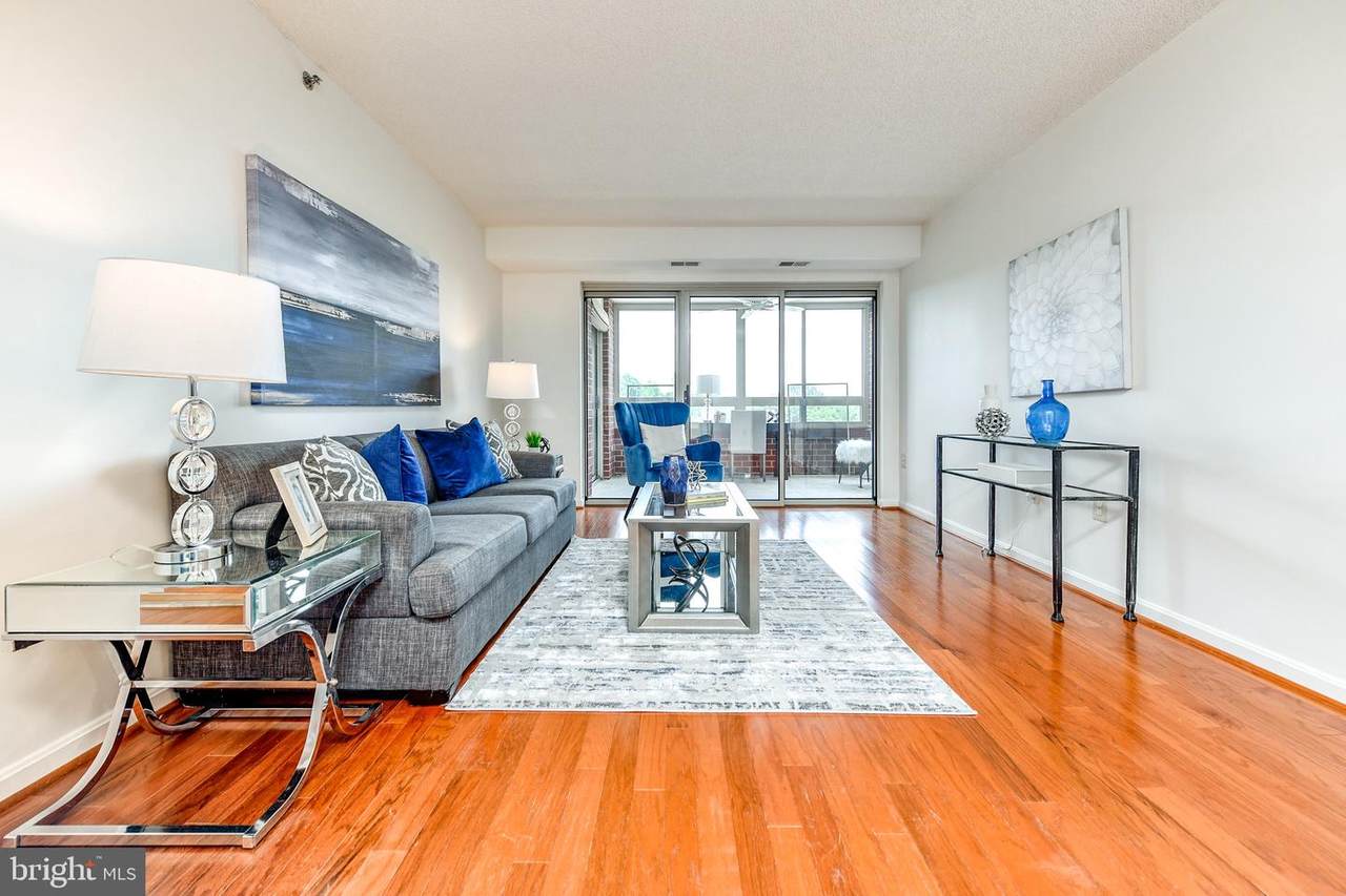 2121 Jamieson Avenue - Photo 1