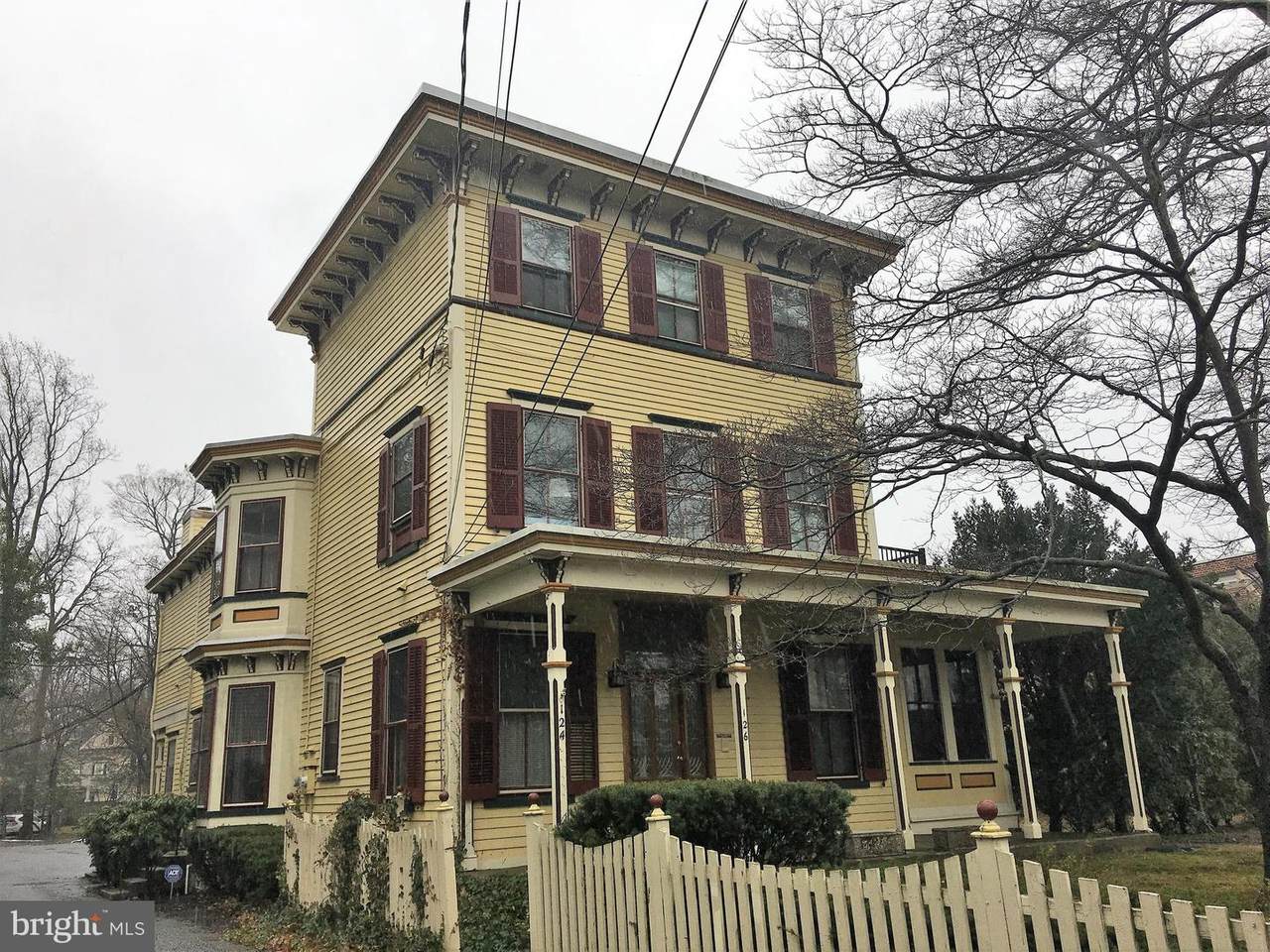 124 Kings Hwy W - Photo 1