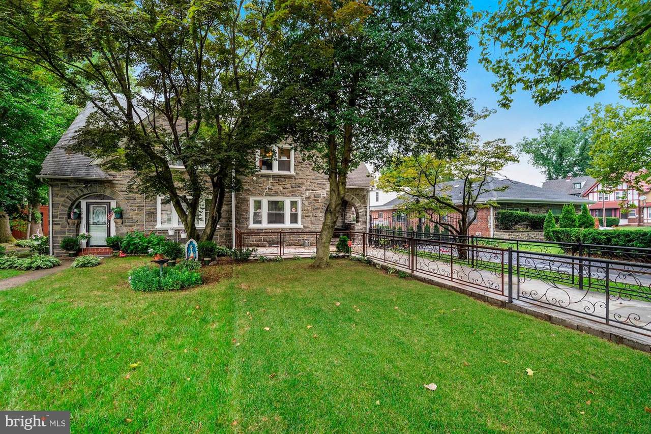 905 Longacre Boulevard - Photo 1