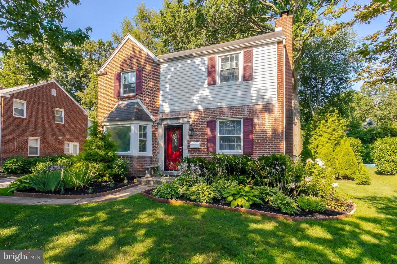 606 Latham Drive - Photo 1