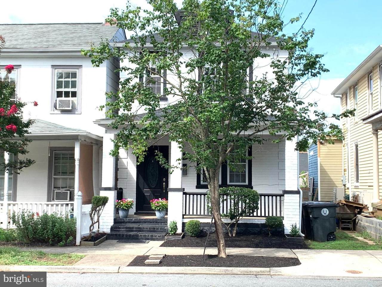 1616 Caroline Street - Photo 1