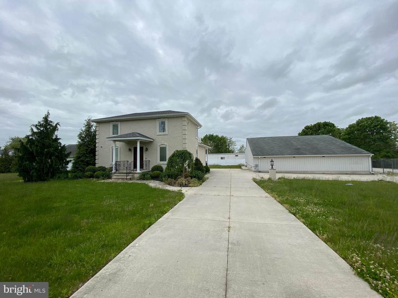 203 Weymouth - Photo 1