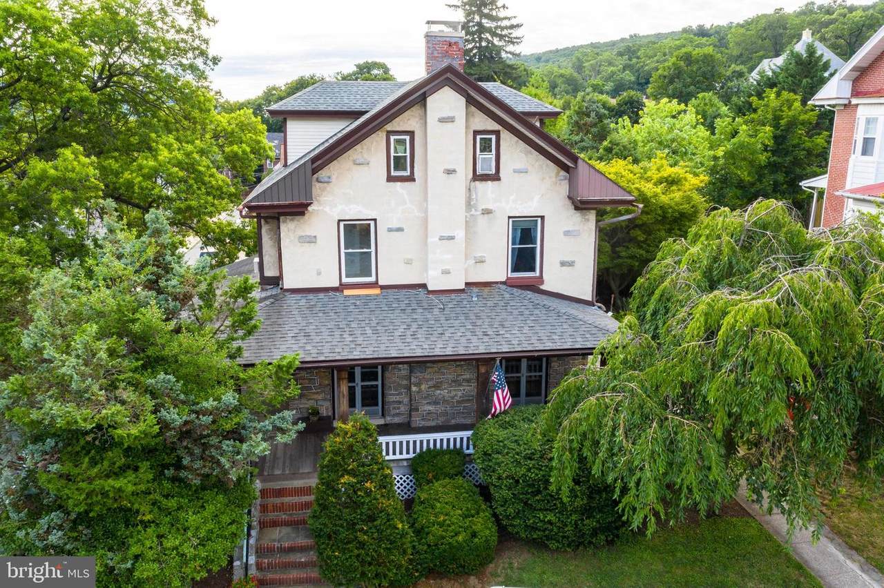 2402 Woodvale Avenue - Photo 1