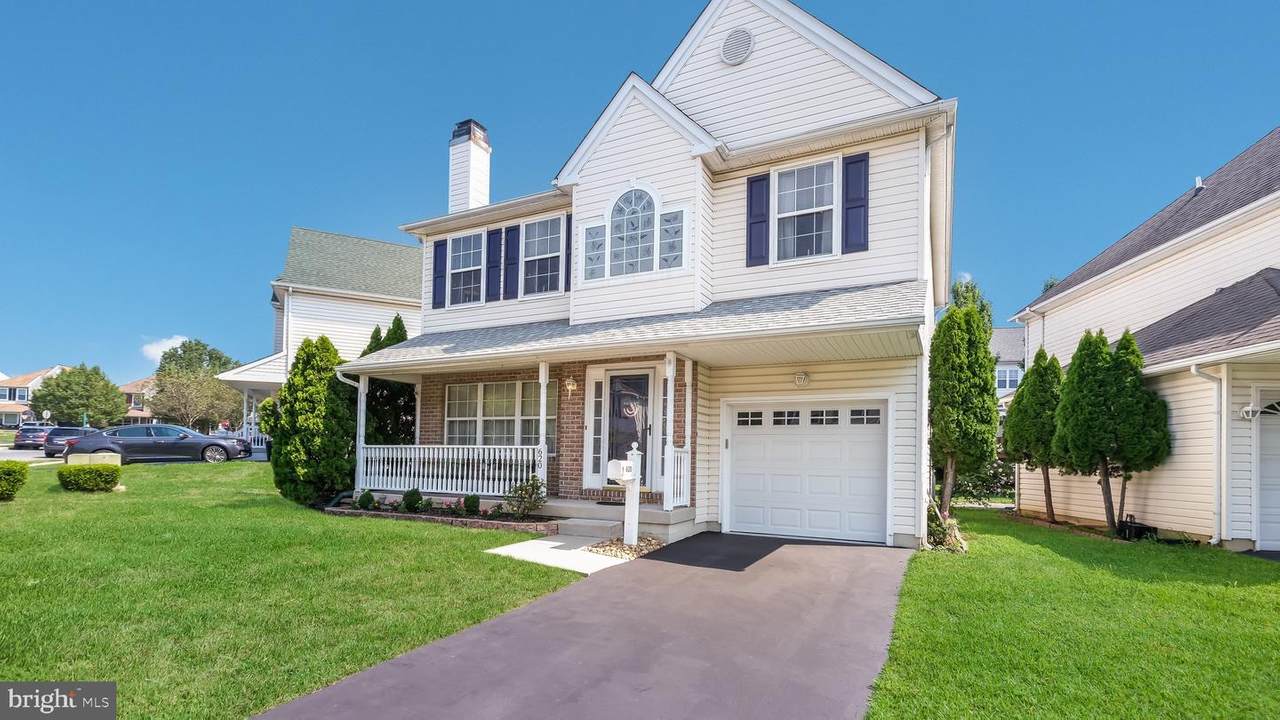 620 Foxglove Drive - Photo 1
