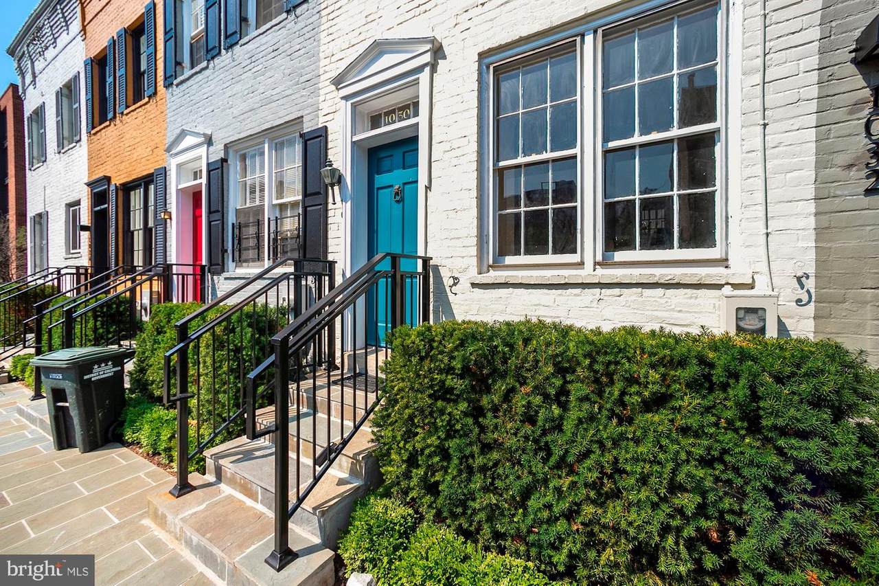 1030 31ST Street - Photo 1