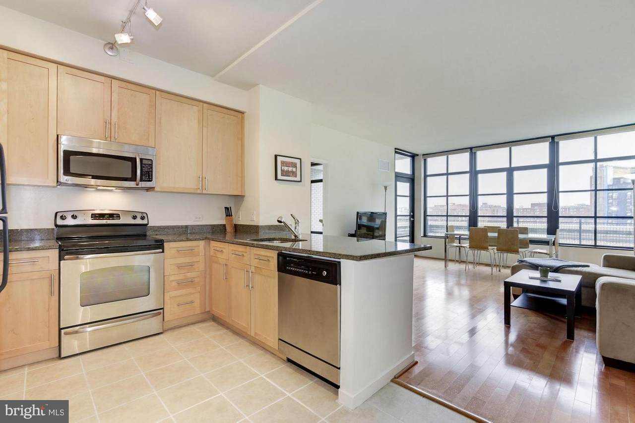 437 New York Avenue - Photo 1