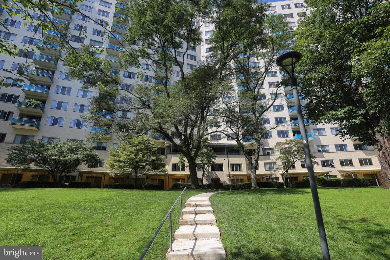 10201 Grosvenor Place - Photo 1