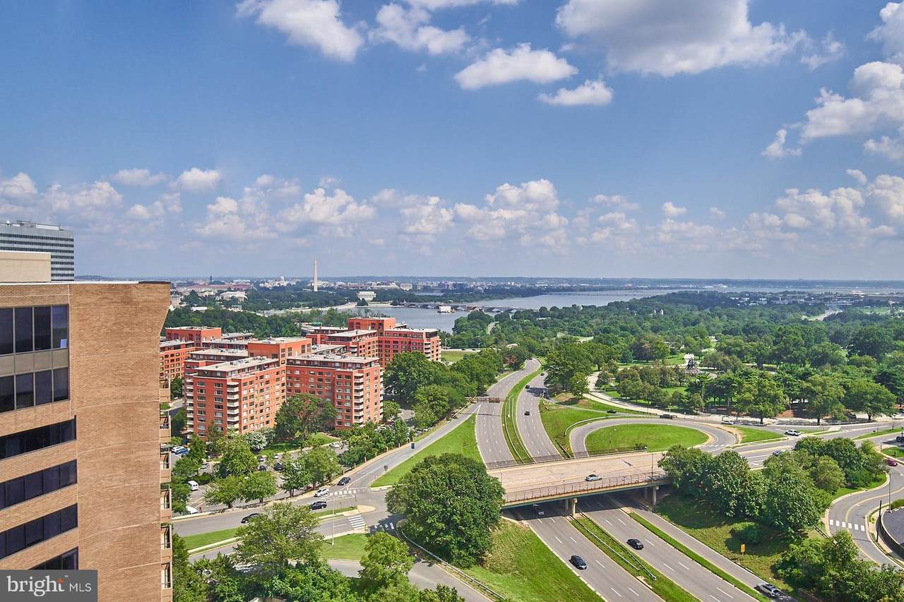 1600 Oak Street - Photo 1