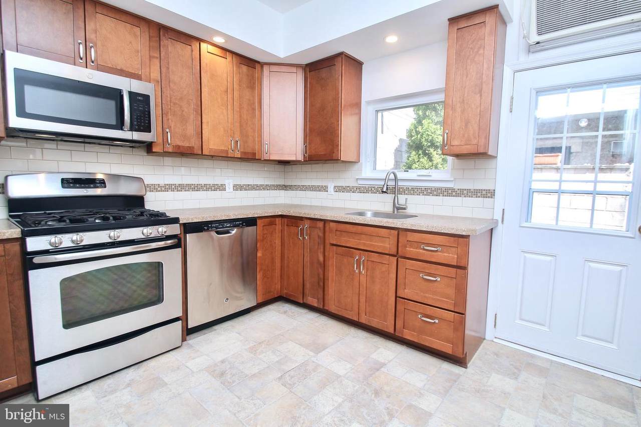 811 Greenwich Street - Photo 1