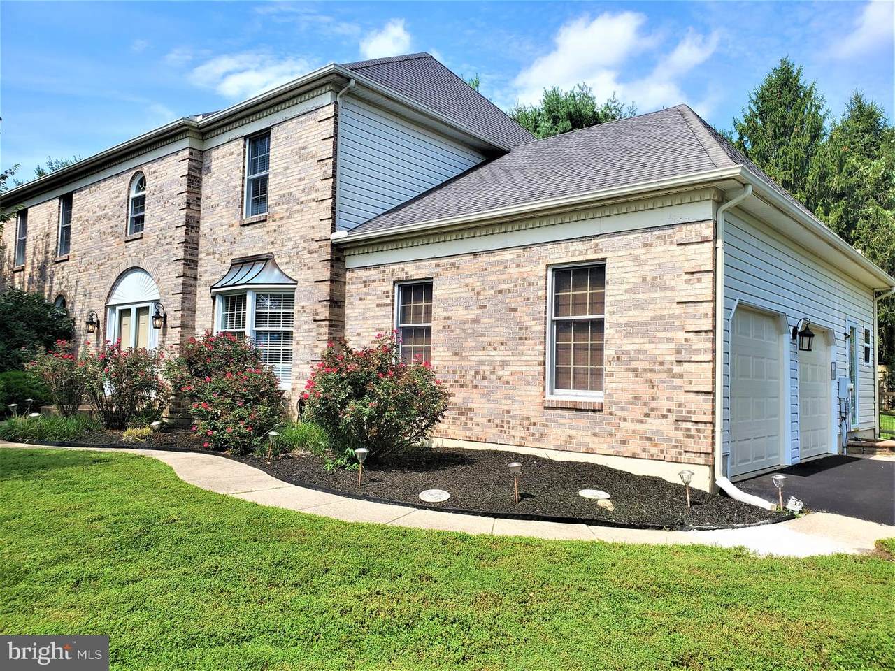 2 Meadowbrook Lane - Photo 1