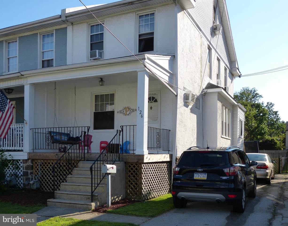 126 Woodlawn Avenue - Photo 1