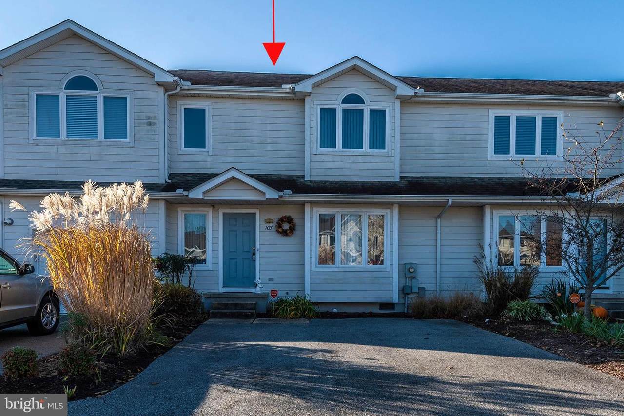 107 Lakeside Drive - Photo 1