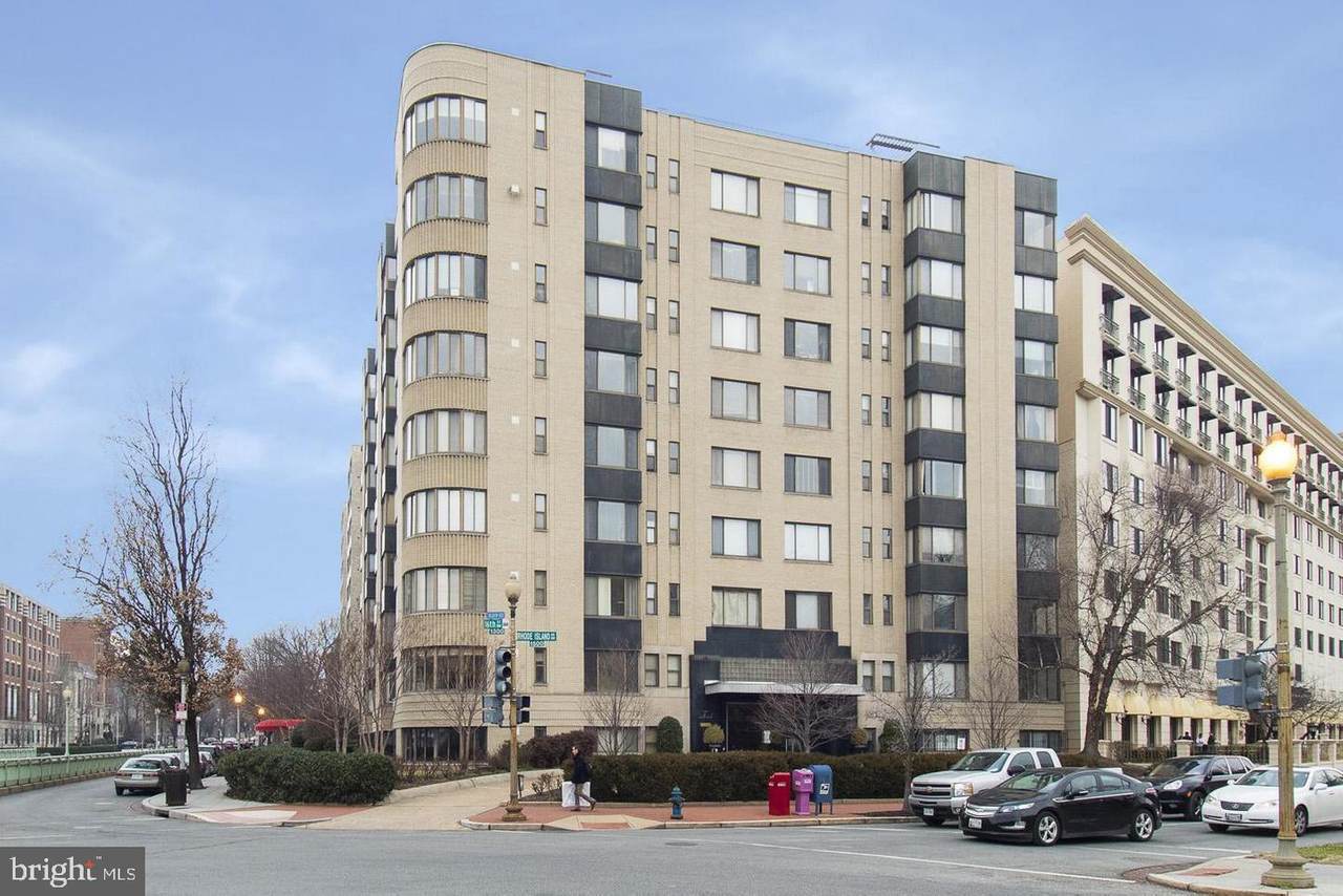 1 Scott Circle - Photo 1